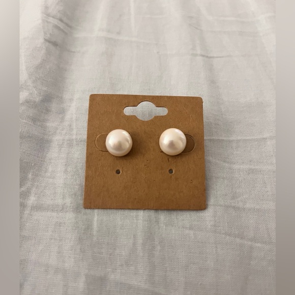 Jewelry - Pearl Stud Earrings in 925 silver